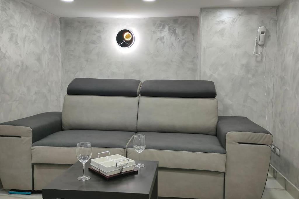 Il Duomo A Due Passi Appartement Napels Buitenkant foto