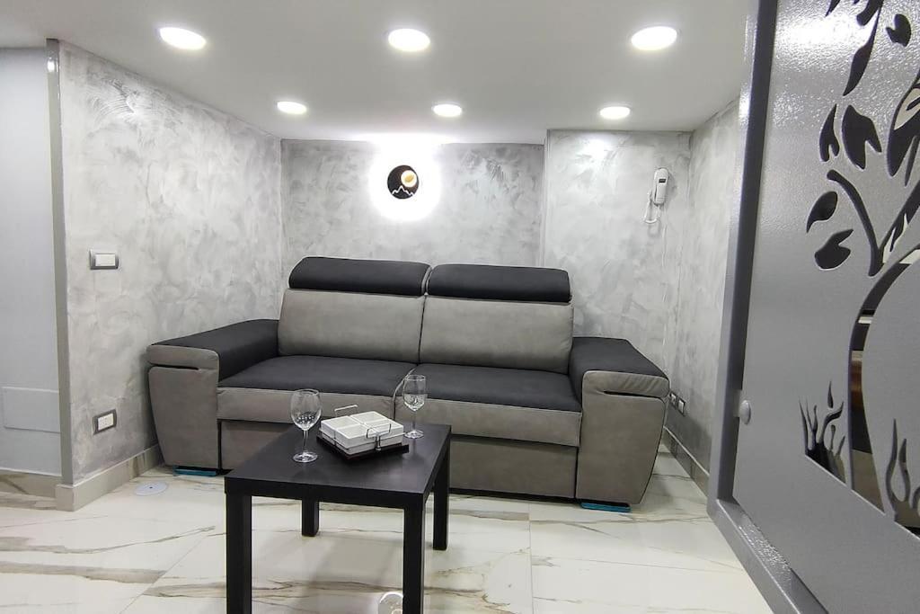 Il Duomo A Due Passi Appartement Napels Buitenkant foto