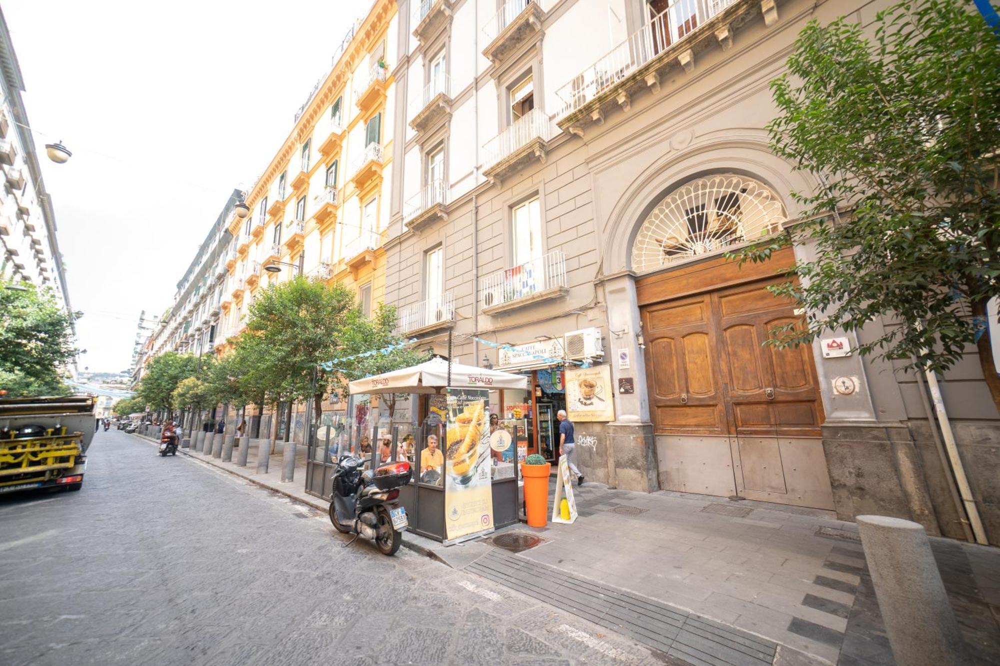Il Duomo A Due Passi Appartement Napels Buitenkant foto
